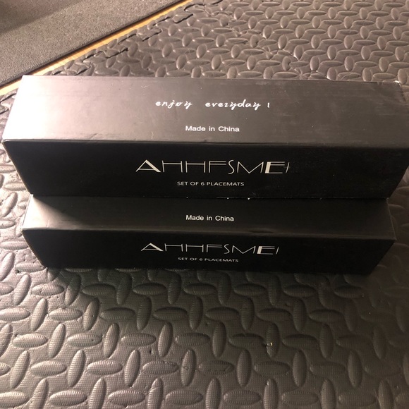 💚 SALE! Spiderweb Placemats 🕸️ - Picture 3 of 4